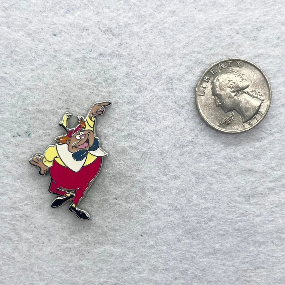 🔮 5/$25 Disney Alice In Wonderland Tweedle Dee Jumping And Pointing Pin